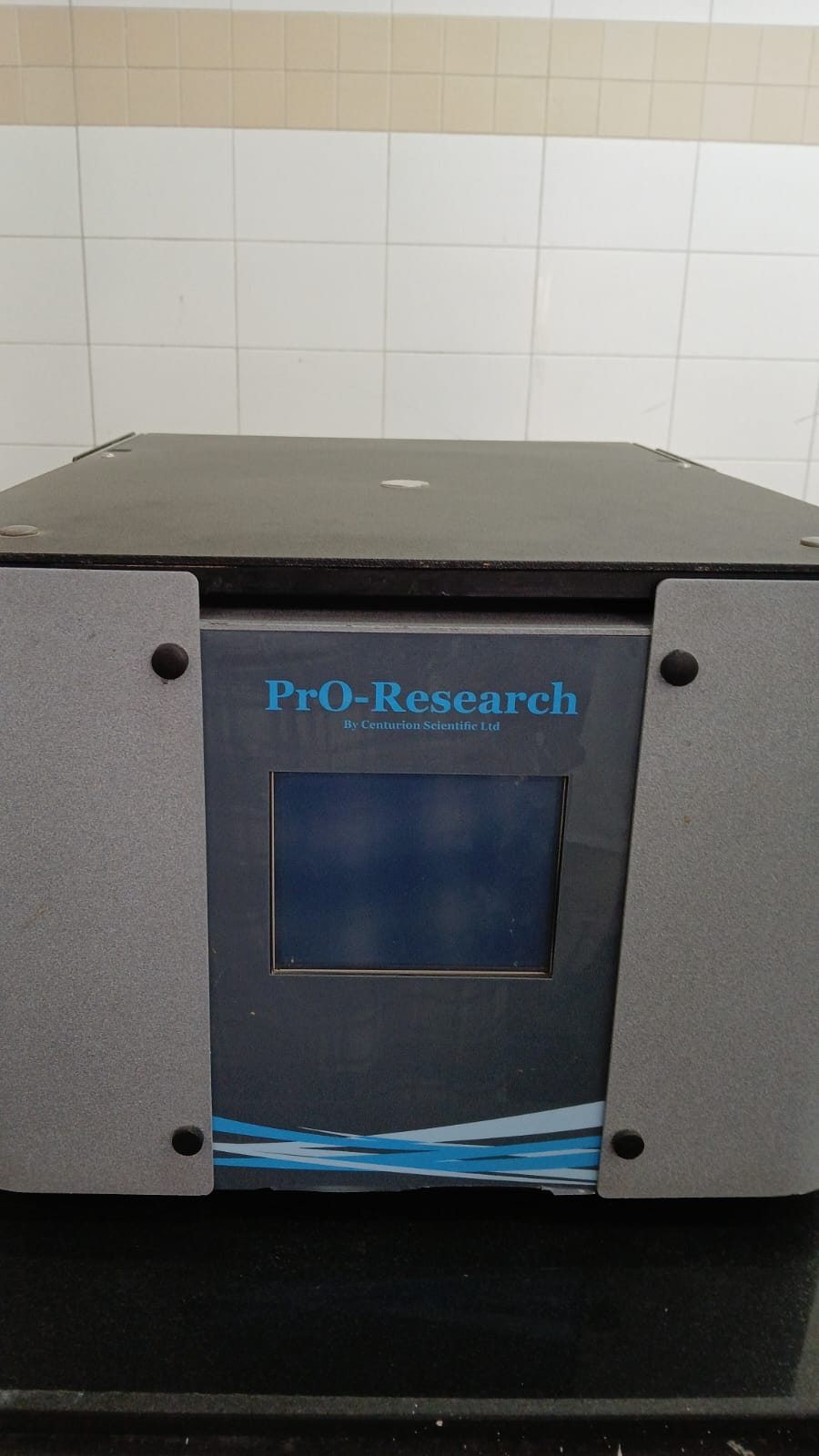 Bench Top Cooling Centrifuge